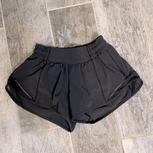 Lululemon black hotty hot low-rise lined shorts size 2